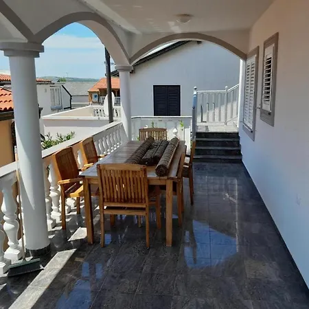 Apartmani Ira Vir Exterior photo