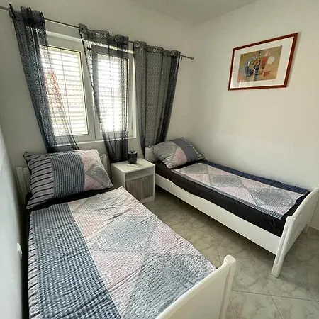 Apartmani Ira Vir Exterior photo