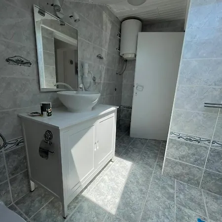 Apartmani Ira Vir Exterior photo