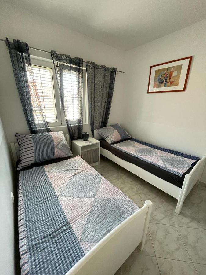 Apartment Ira Vir