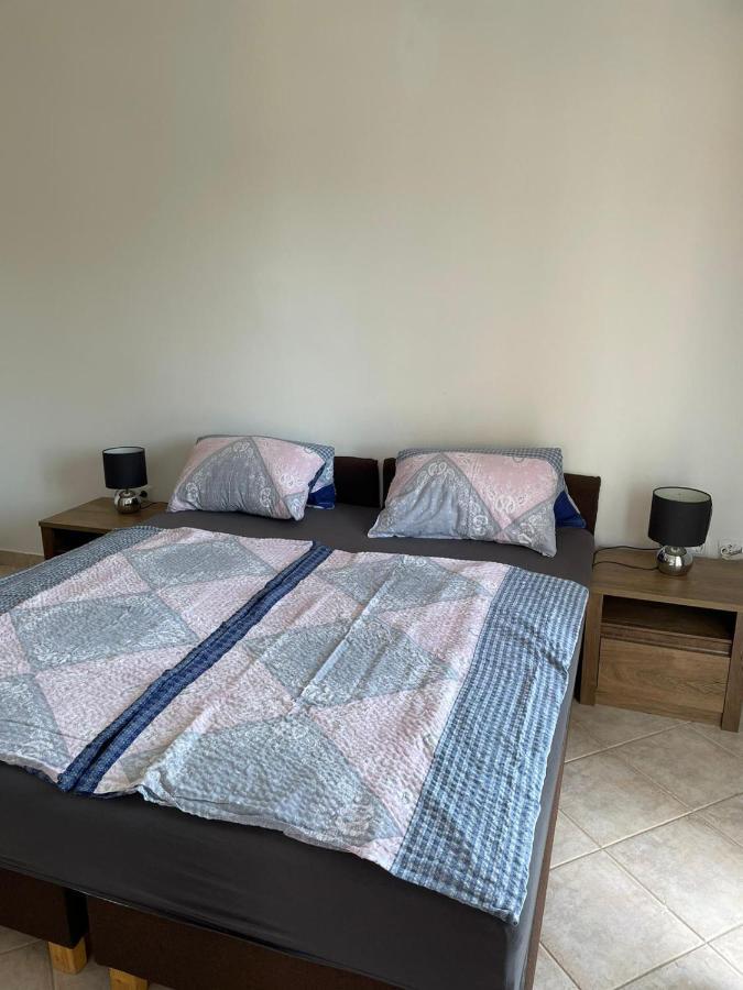 Apartment Ira Vir