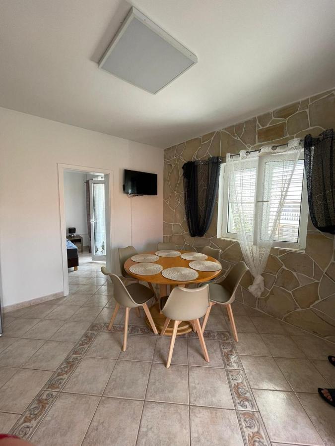 Ira Apartment *