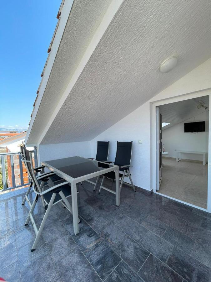 Apartment Ira